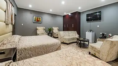 Nutting House - Accommodation, Conferences & Functions